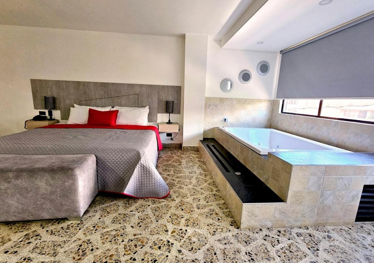 Hotel Ofix Medellín Esterno foto