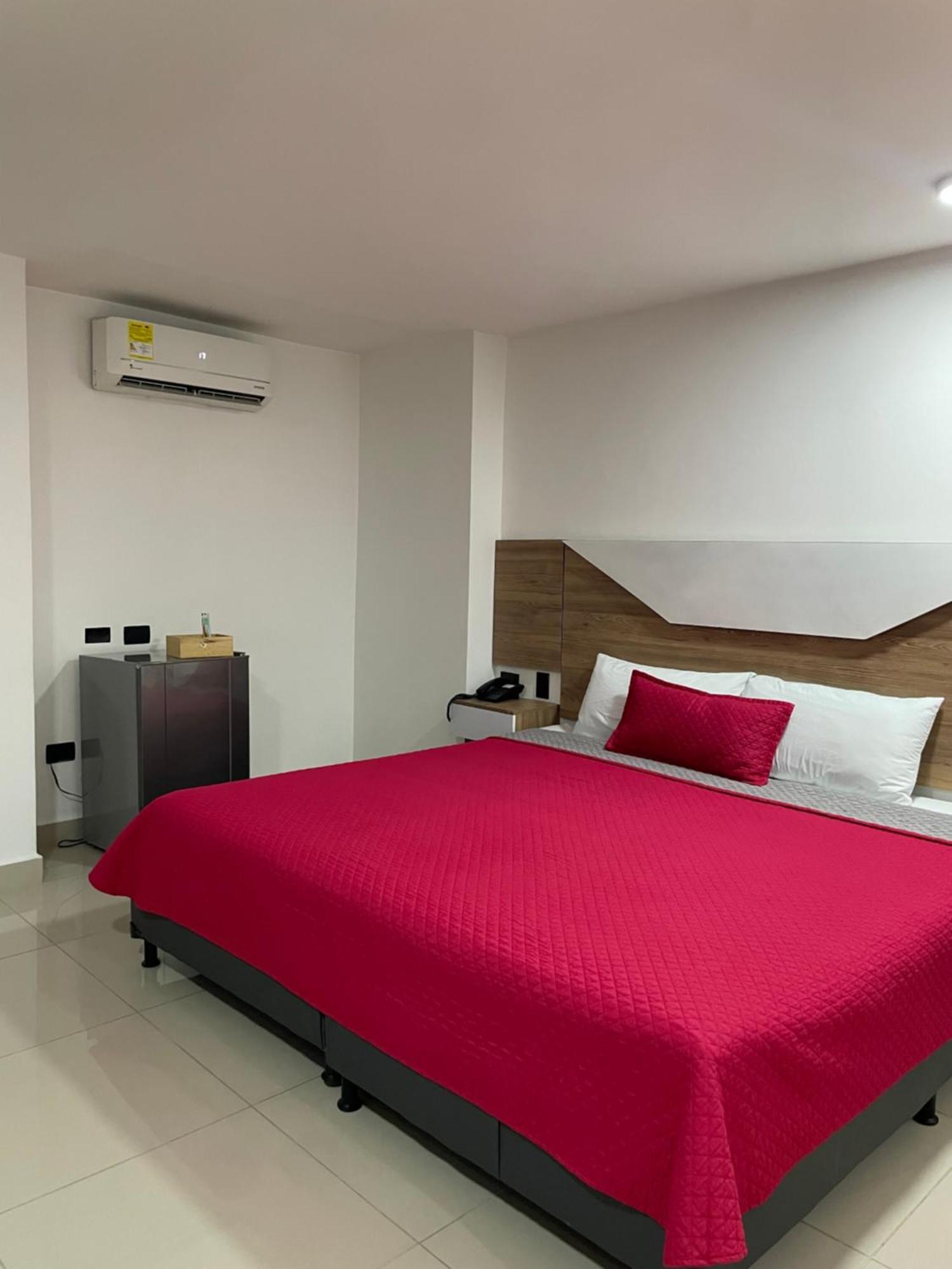 Hotel Ofix Medellín Esterno foto