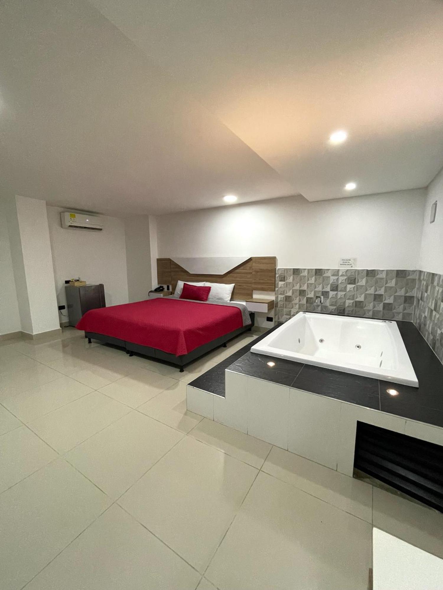 Hotel Ofix Medellín Esterno foto