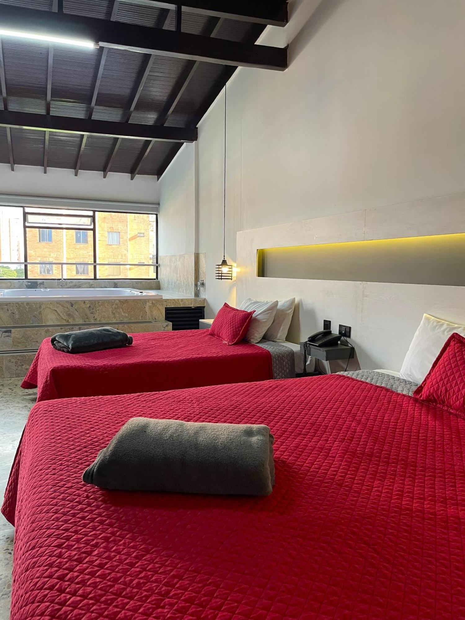 Hotel Ofix Medellín Esterno foto